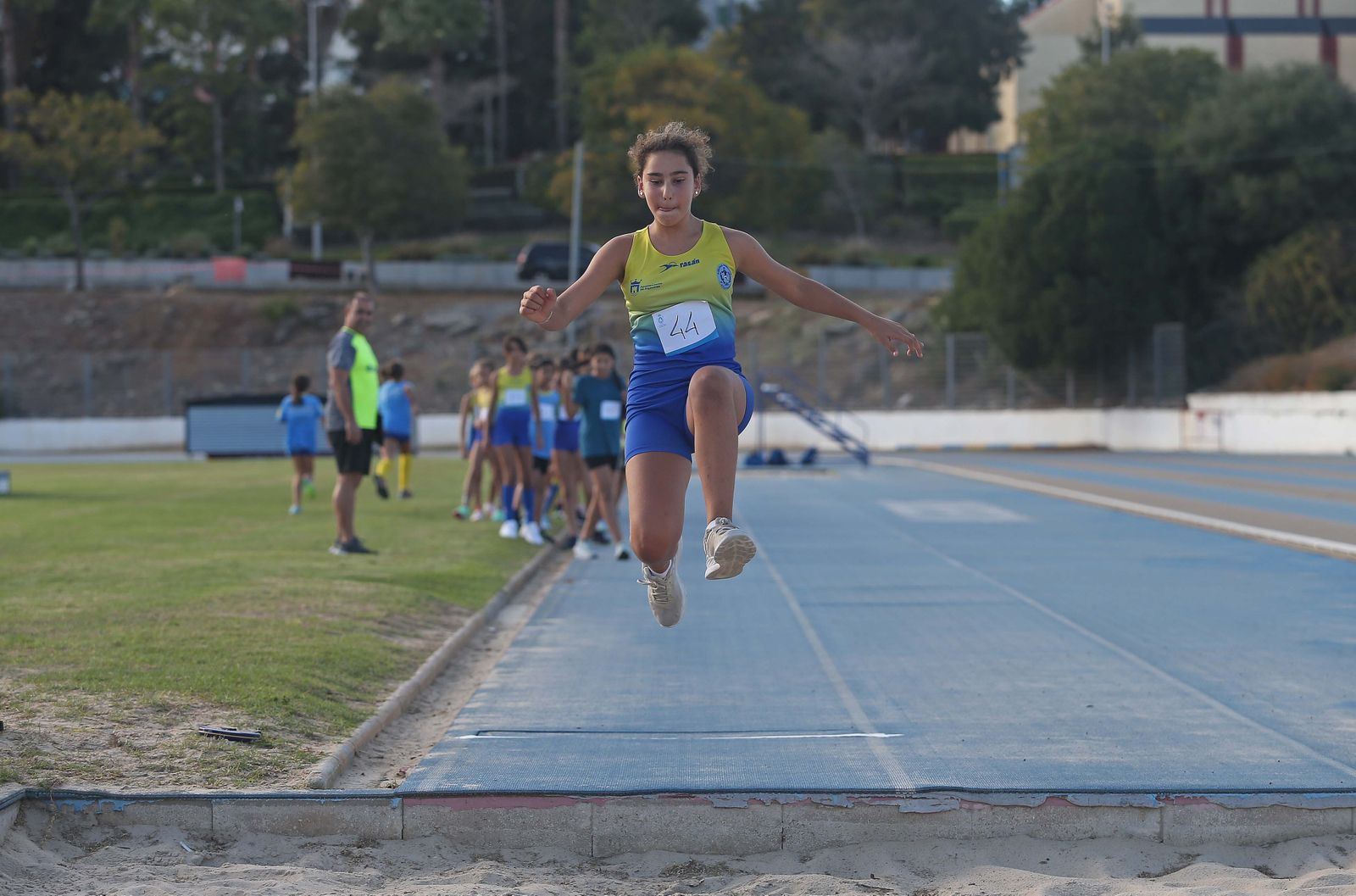 Los juegos municipales de atletismo sub-12 de Algeciras, en imágenes