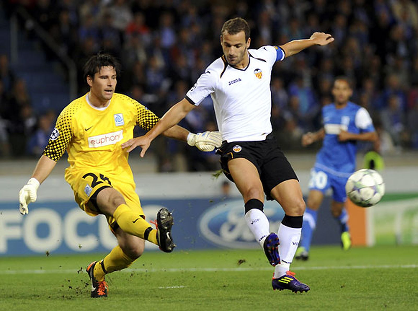 Un Valencia inofensivo se deja más de medio botín en Bélgica (0-0)