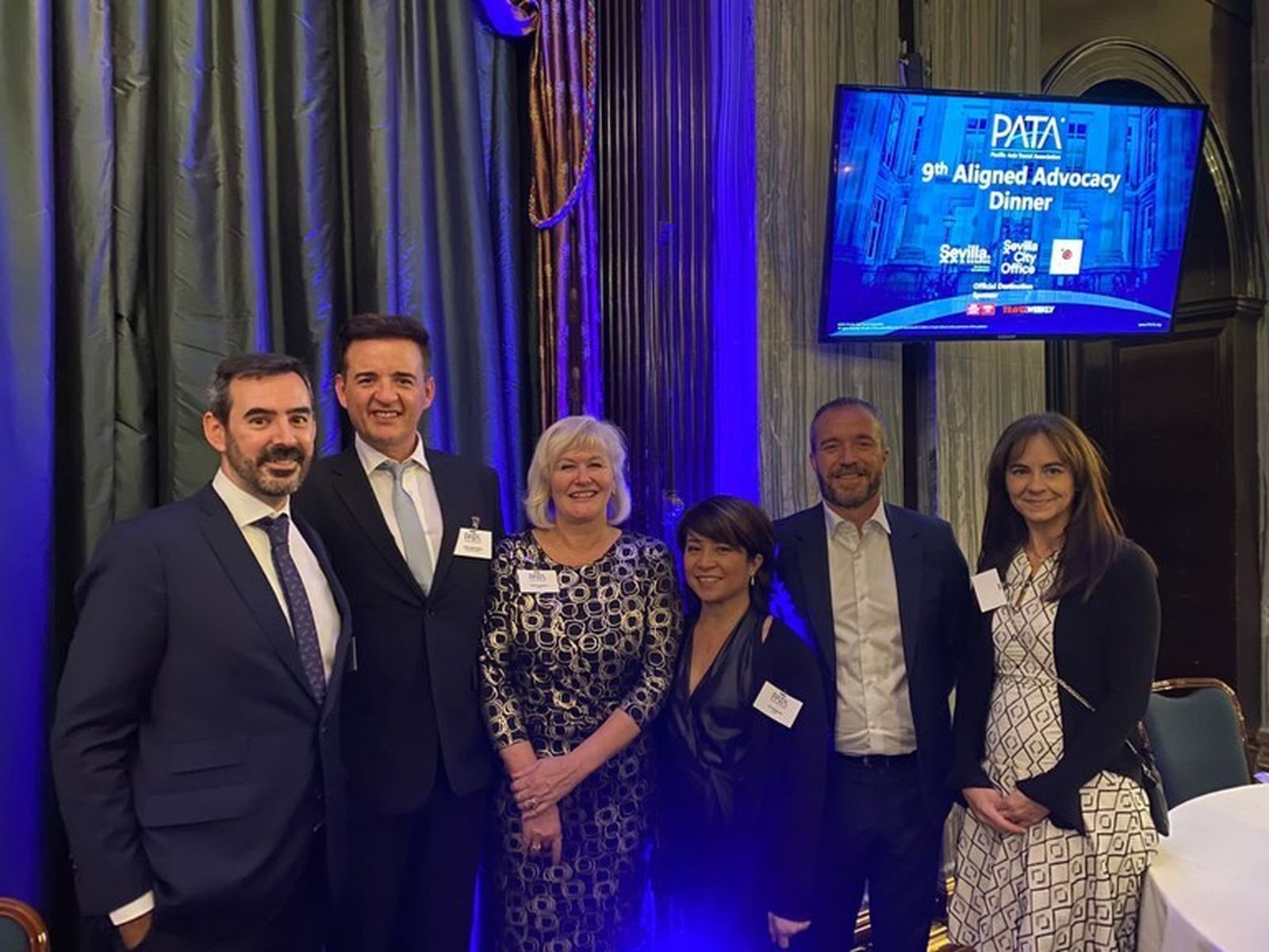 Participantes en la cena de gala donde se confirmó la cita en Londres.