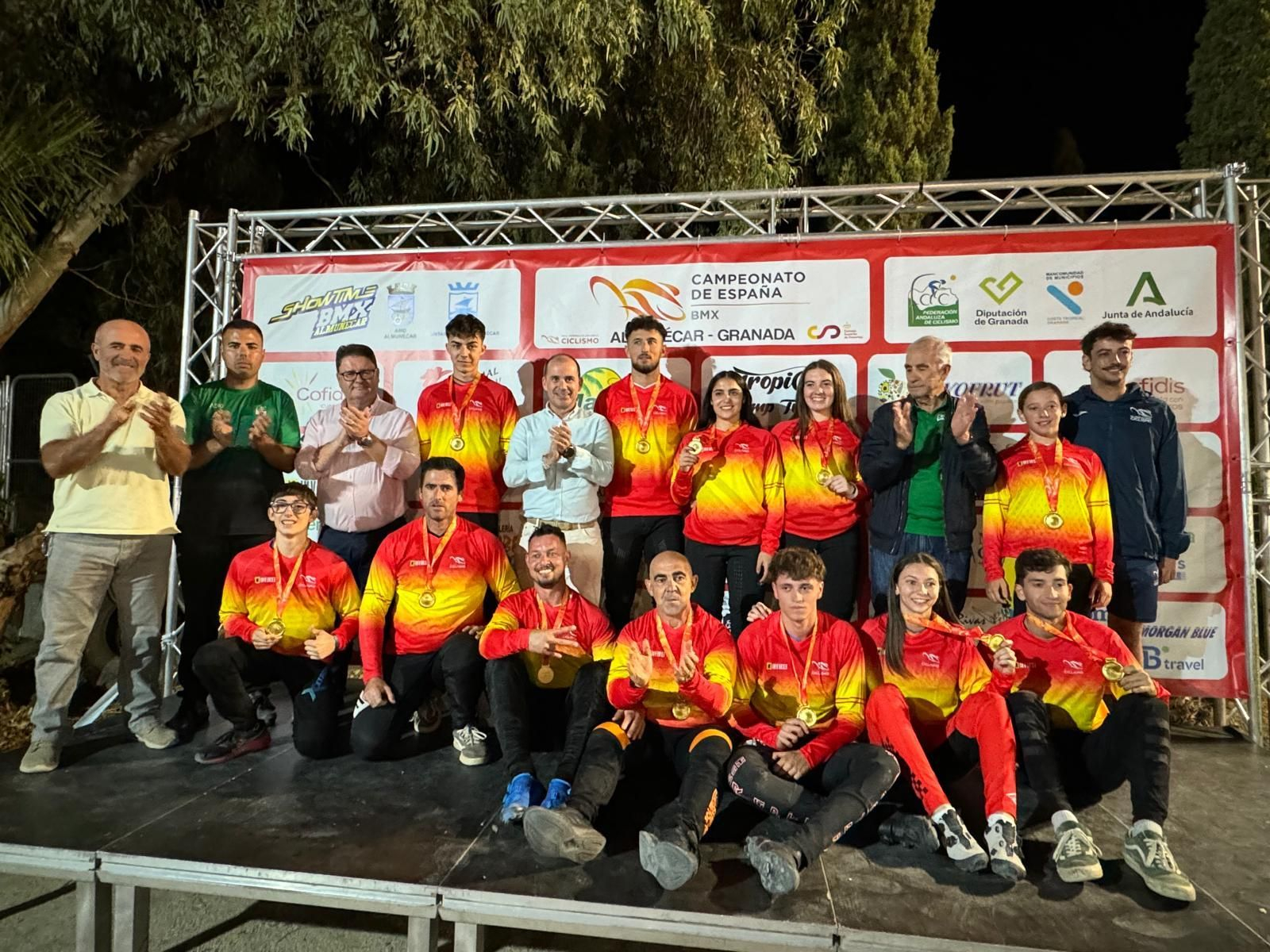 Los campeones de España posan en Almuñécar.
