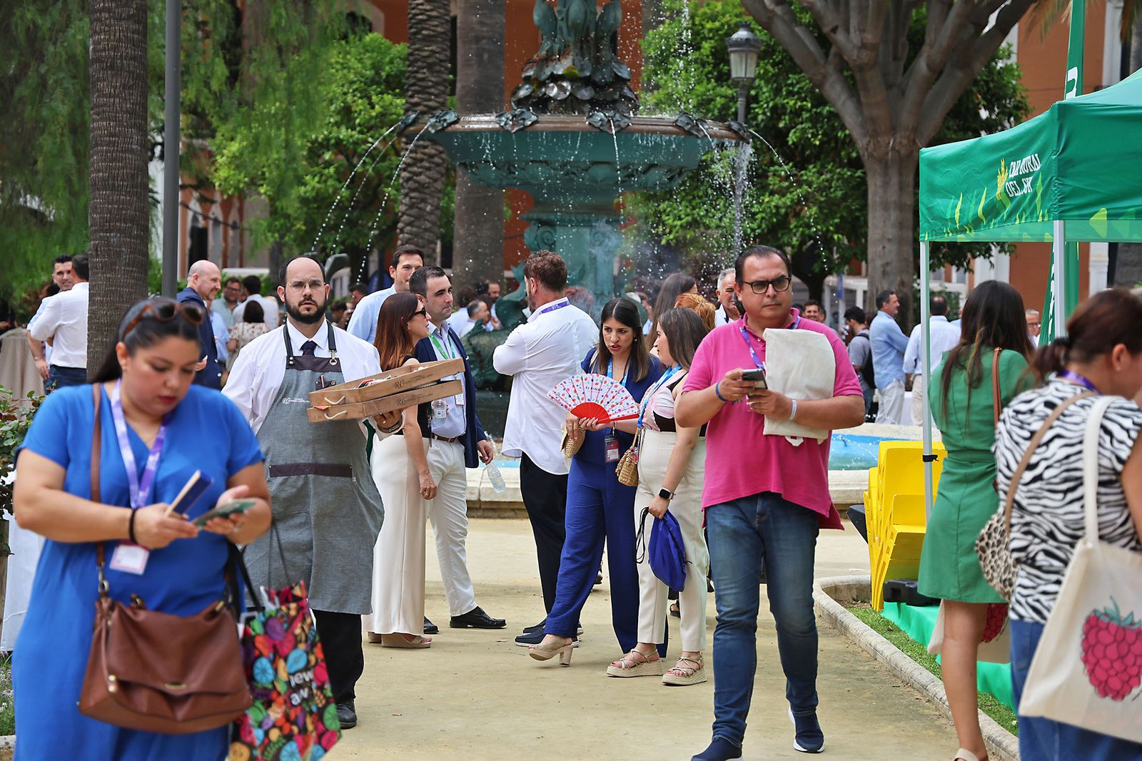 Imágenes del ambiente en el X Congreso de Frutos Rojos de Huelva