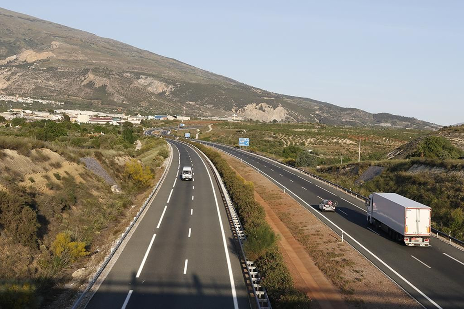 Carretera hacia la Costa de Granada.