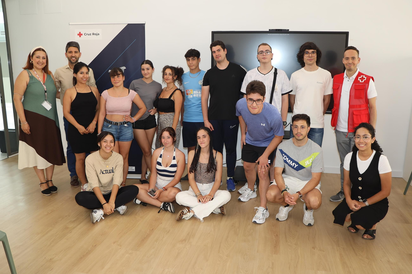 Asistentes al curso de Cruz Roja. Asistentes al curso de Cruz Roja.