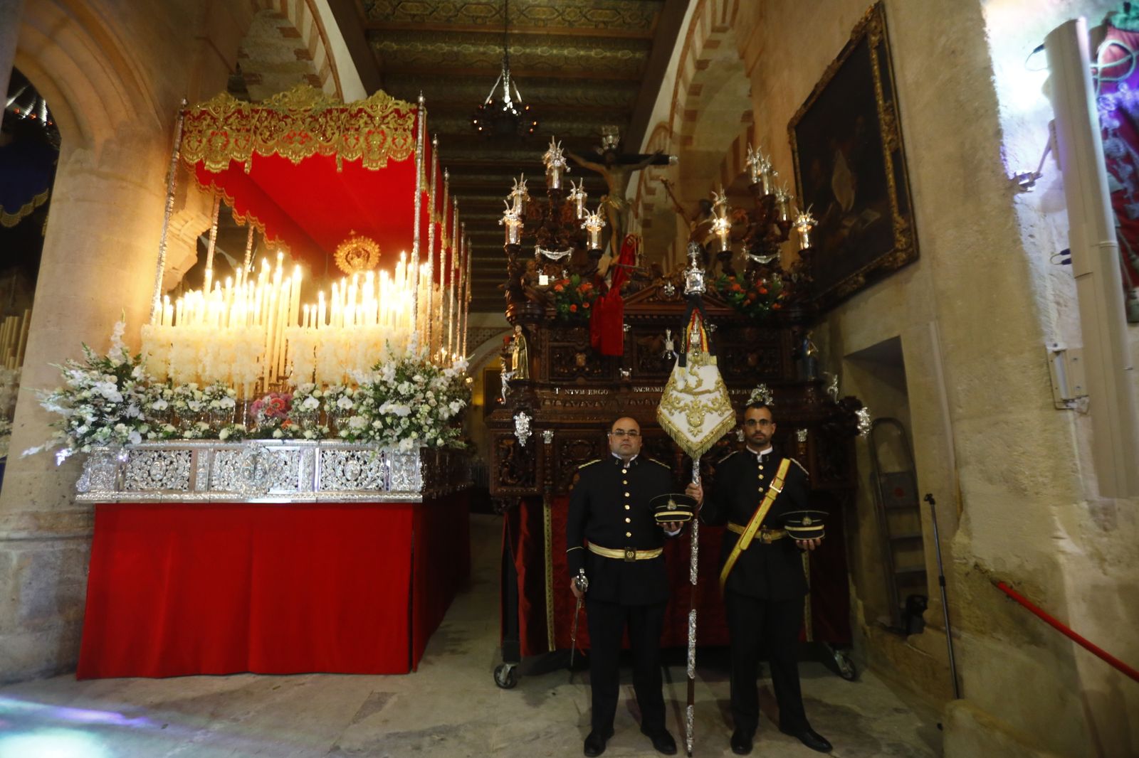 La hermandad de La Agonía de Córdoba suspende su procesión del Martes Santo, en imágenes