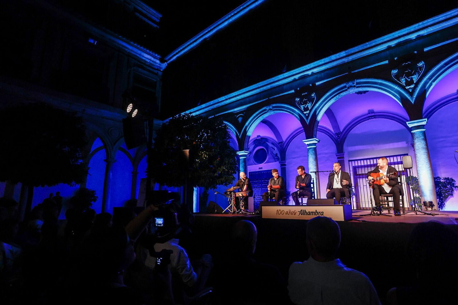 Pedro el Granaíno hace vibrar la Abadía del Sacromonte durante I Bienal de Flamenco de Granada: en imágenes