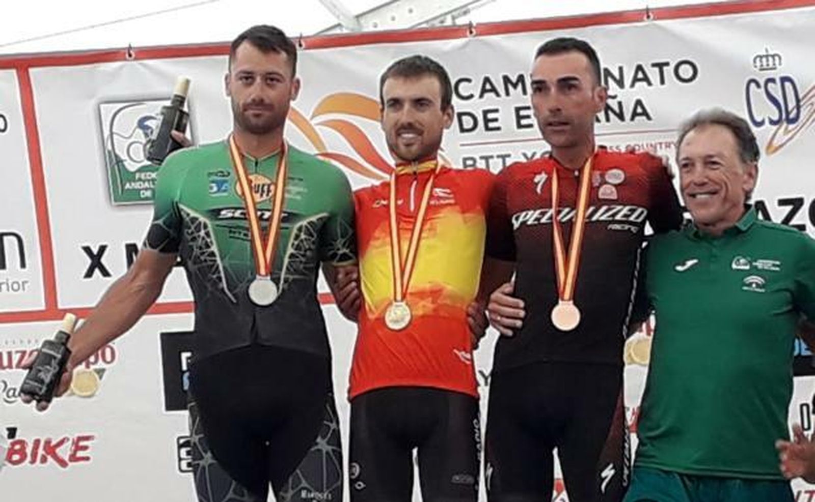 Pablo Guerrero, en el centro de la imagen.