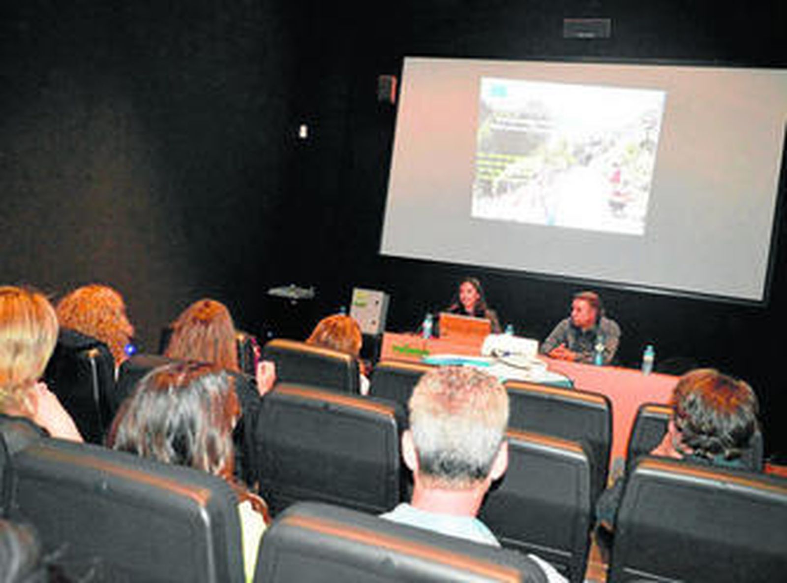Un momento de la presentación del proyecto de la Vía Verde de la Sierra.