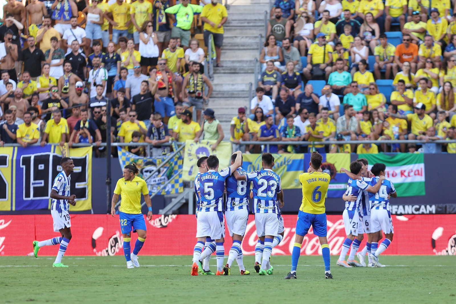 Búscate entre las imágenes del Cádiz - Real Sociedad