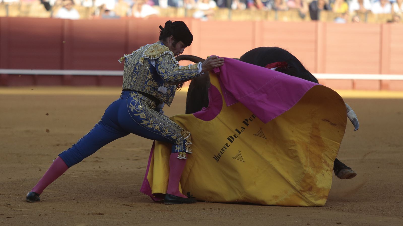 Las imágenes de la corrida del lunes de Feria