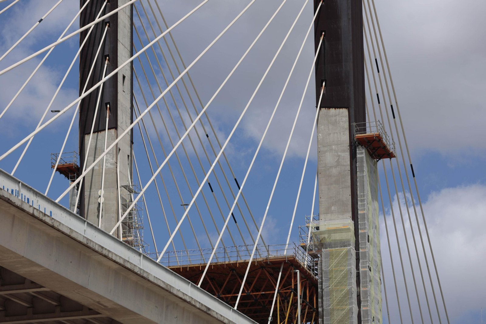 Imágenes del estado de las obras del puente del Centenario