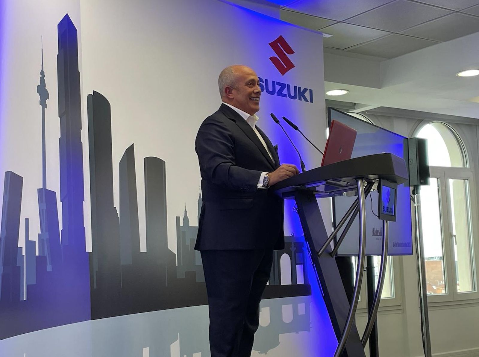 López Frade, presidente de Suzuki Motor Ibérica, “nos enfrentamos a una crisis muy seria de movilidad”