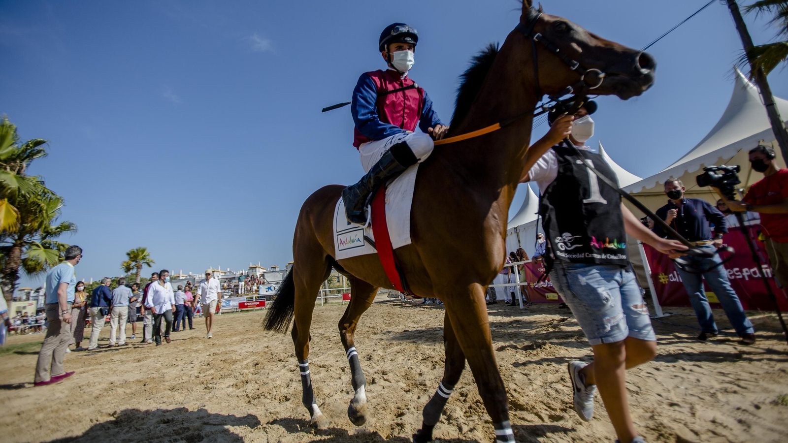 Las carreras de caballos en Sanlúcar en imágenes.
