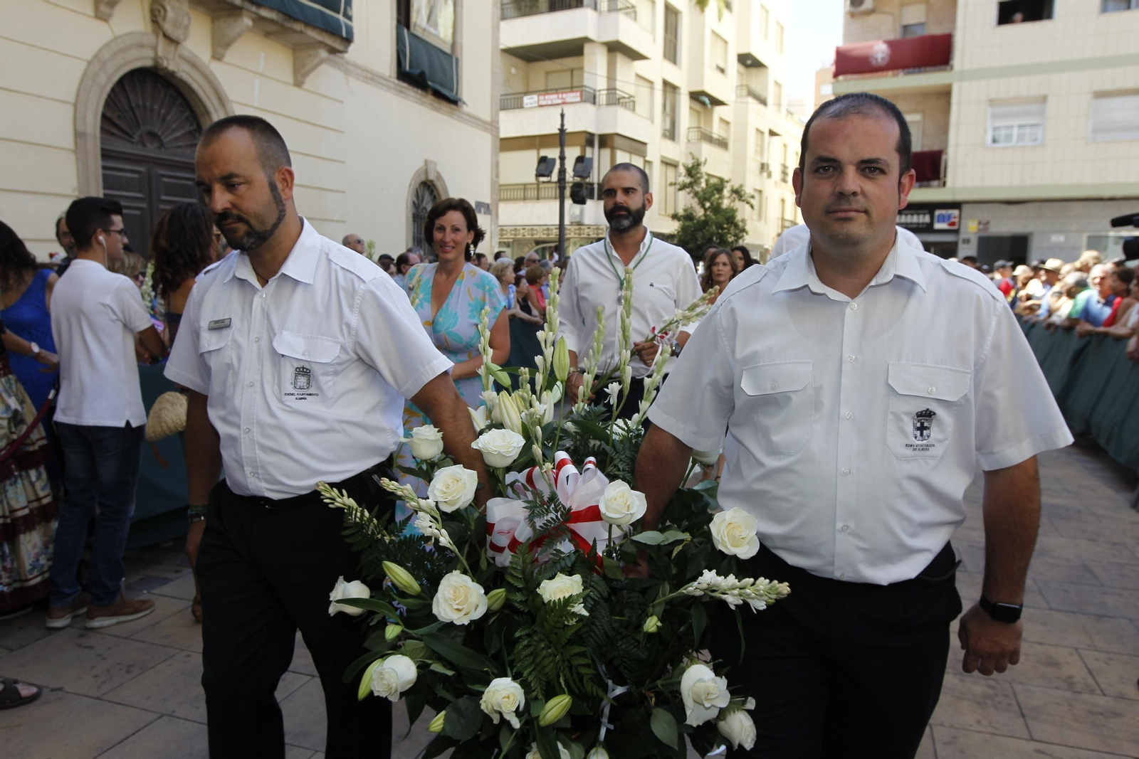 Fotogalería ofrenda floral a la Virgen del Mar. Feria de Almería 2019