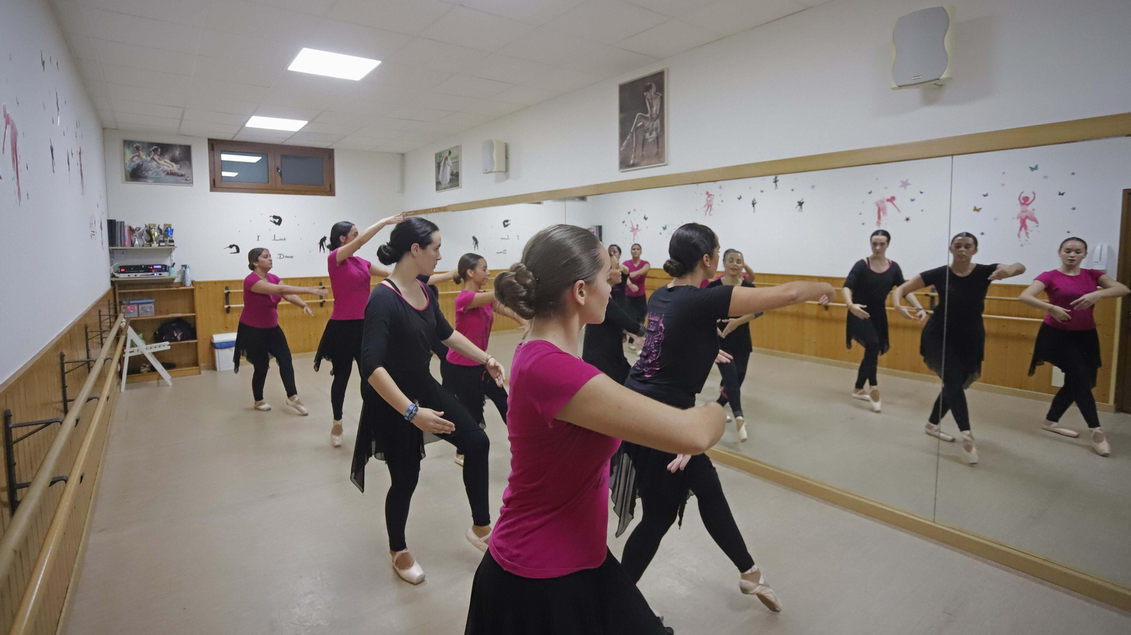 Fotos de la Academia de Baile Eva en La Línea