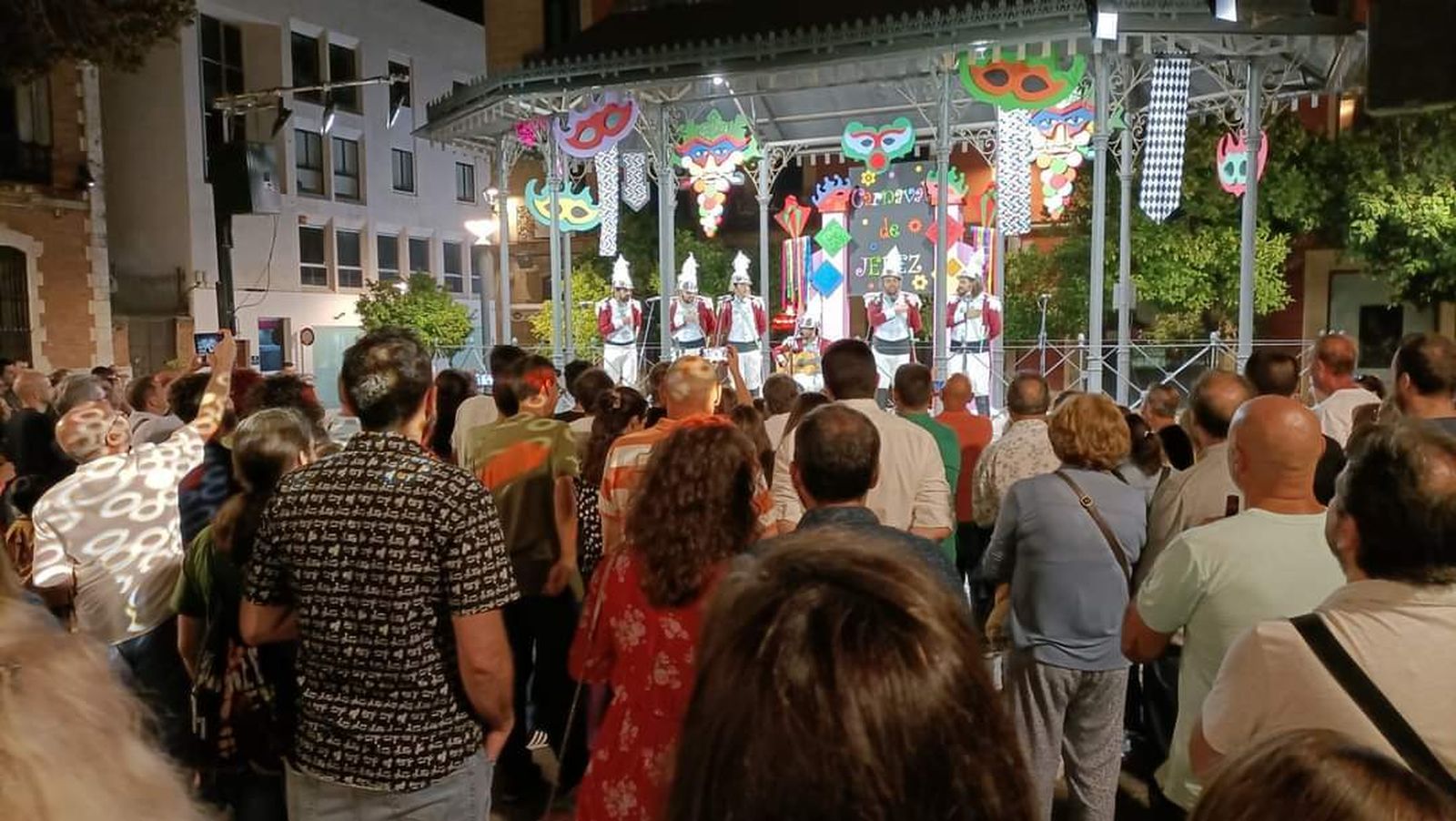 Público asistente a una de las actuaciones de las Veladas Carnavalescas.