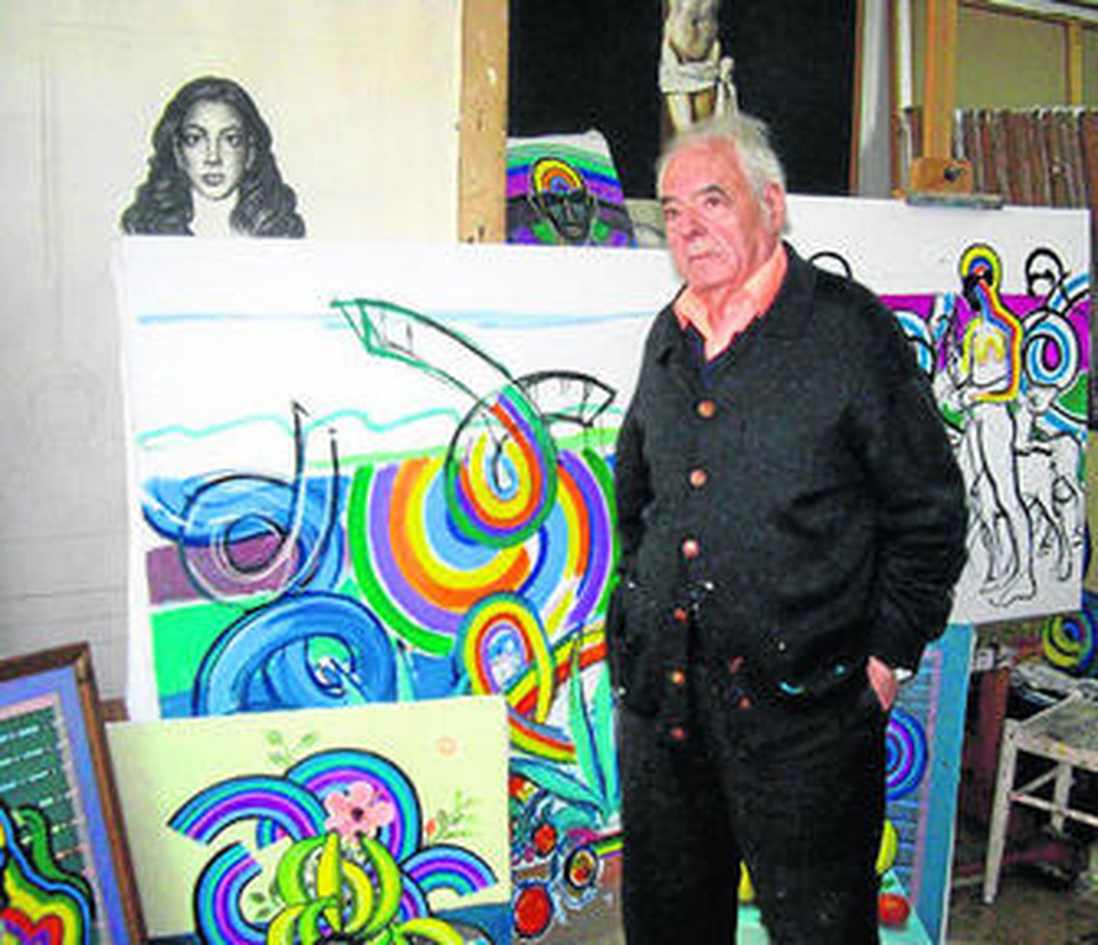 Francisco Hernández, en su taller de Torre del Mar.