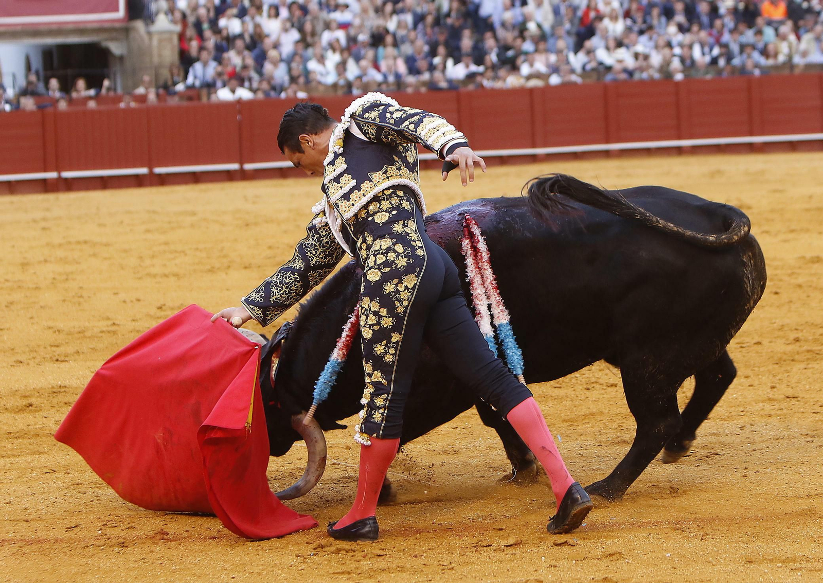 Las imágenes de la corrida de toros del Domingo de Resurrección en Sevilla