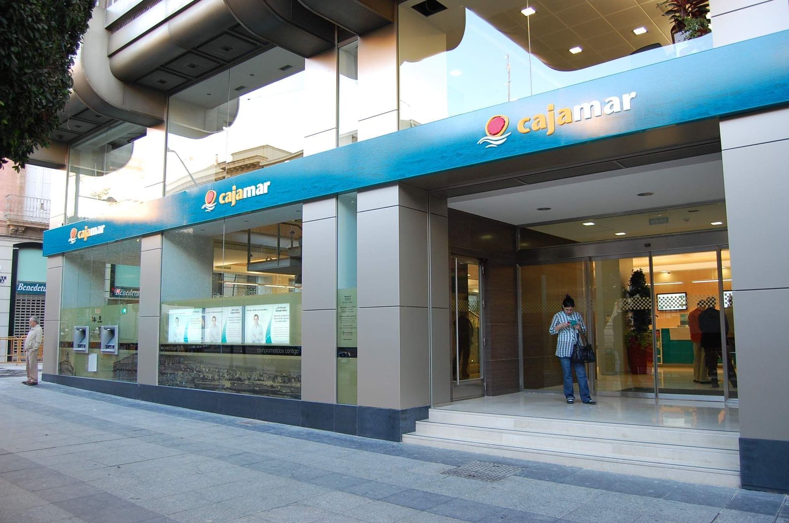 Cajamar trabaja para solventar una incidencia técnica que deja sin servicio a oficinas y banca digital