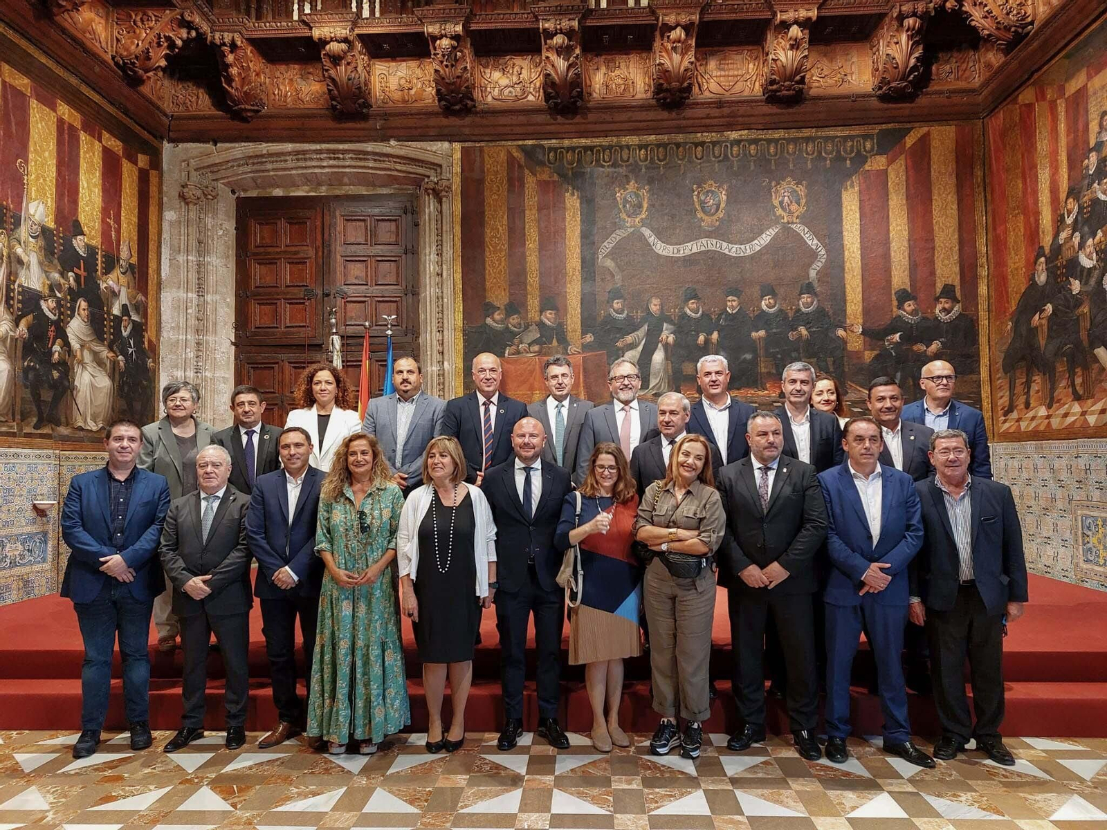 Foto de familia de la V Conferencia de Presidencias de Diputaciones, Consejos y Cabildos Insulares de Valencia.