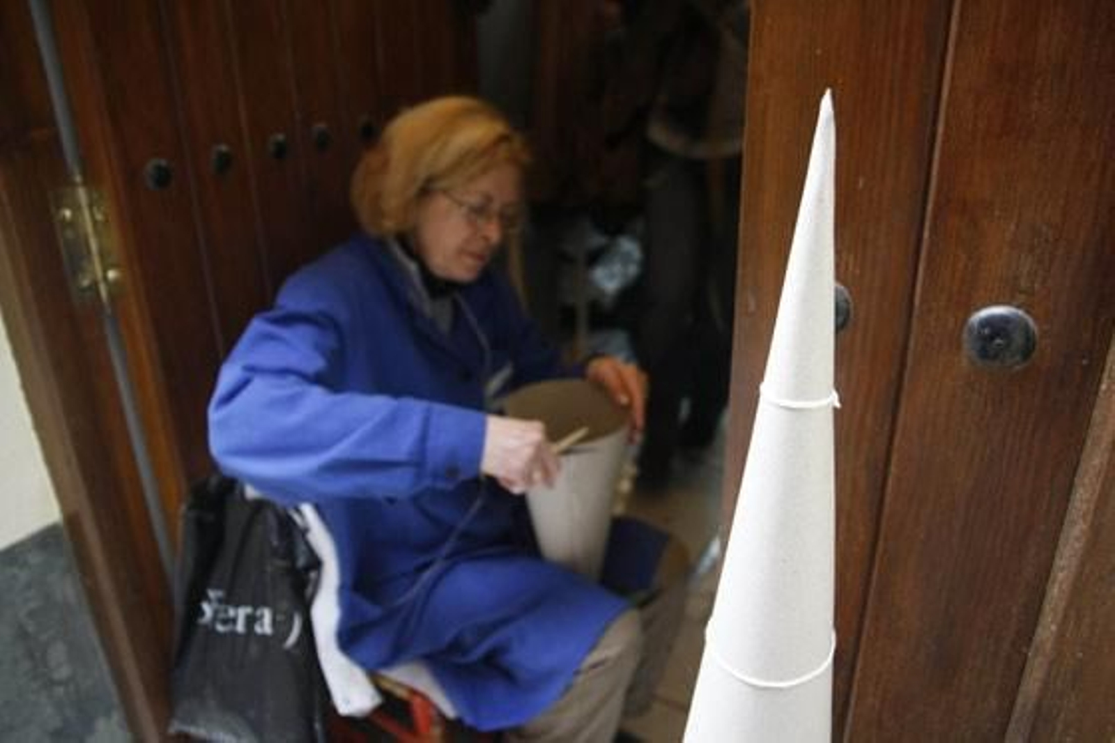 La actual propietaria del negocio, Concepción Marín, es viuda del biznieto de su fundador.

Foto: Fco. Lorca