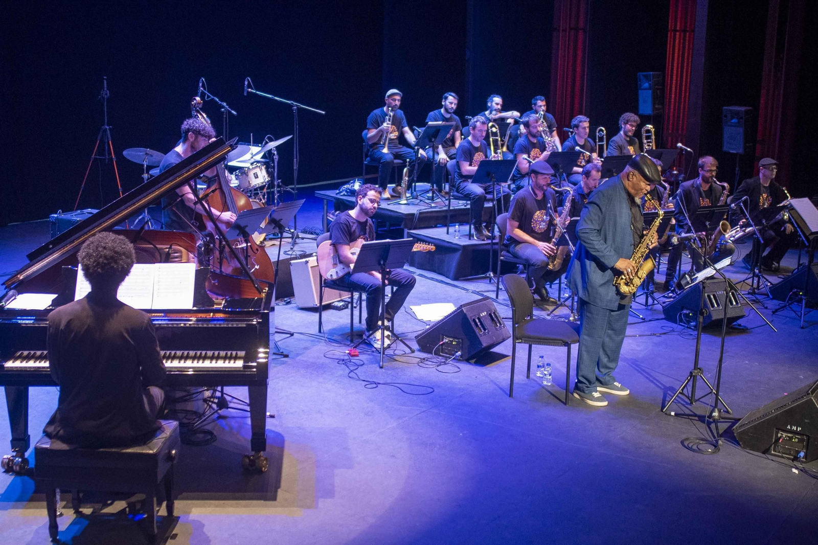 El mítico saxofonista estadounidense Bobby Watson junto a la Clasijazz Big Band en el Maestro Padilla.