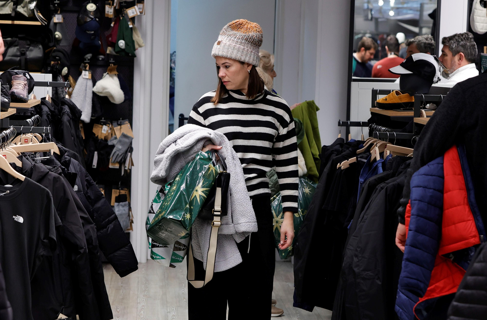 Las rebajas de enero en Sevilla, en imágenes