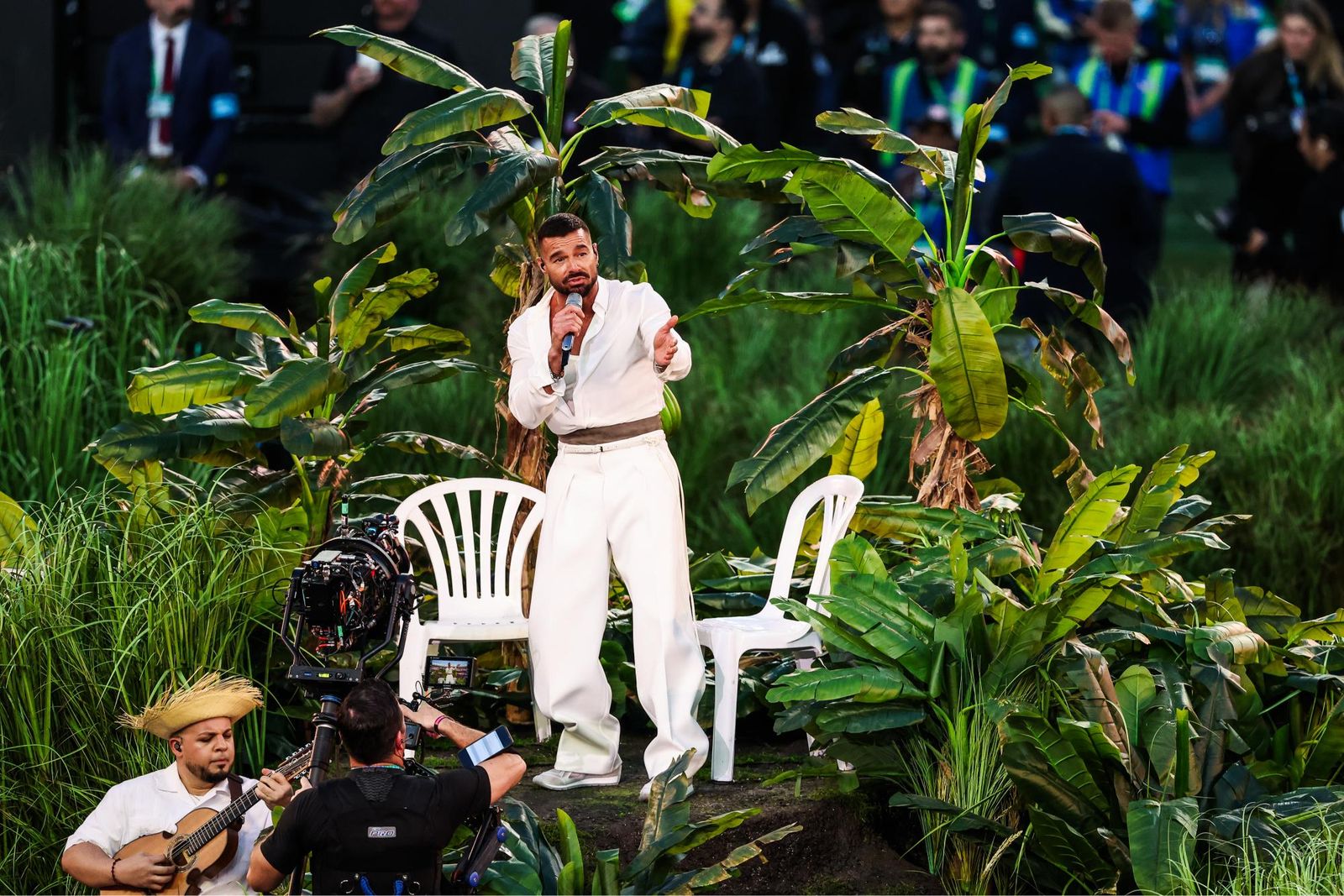Las mejores fotos de la Super Bowl con la actuación de Bad Bunny