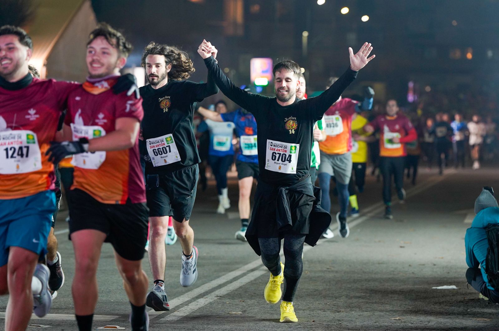 En imágenes: búscate en tu llegada a meta de la Carrera de San Antón 2026 (16)