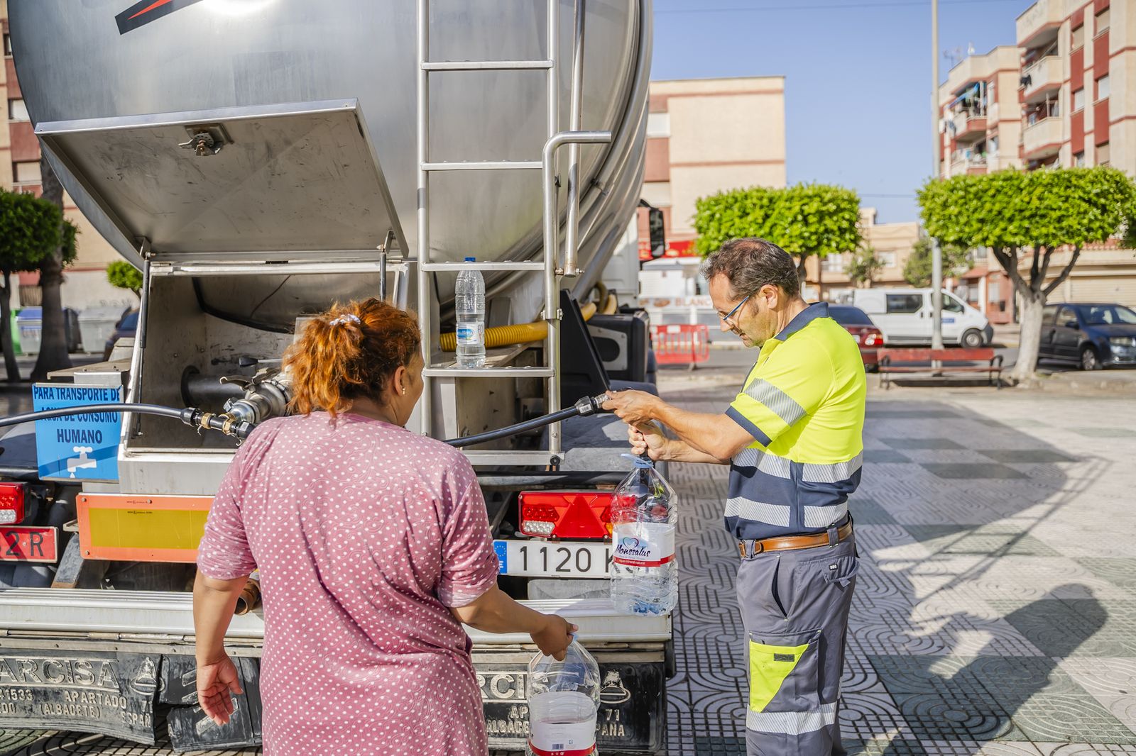 Imágenes del primer día de restricciones del consumo de agua potable en Roquetas de Mar