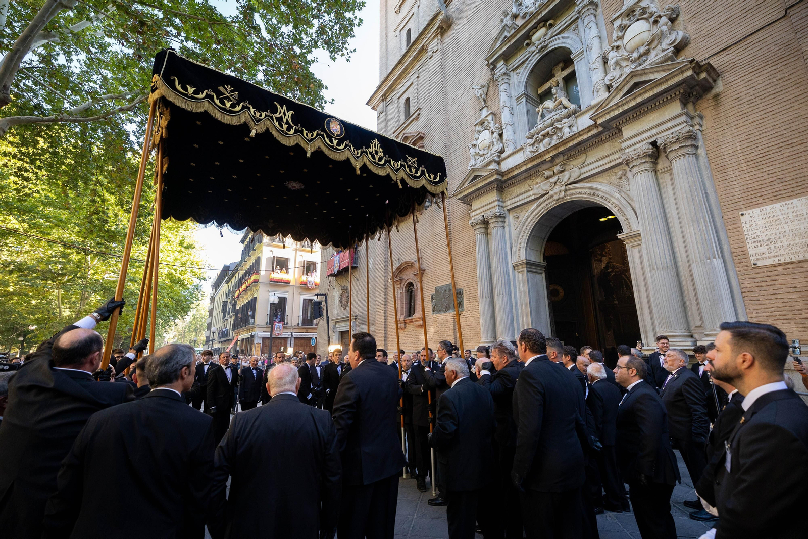 Fotos: así ha sido la procesión de la Virgen de las Angustias de Granada