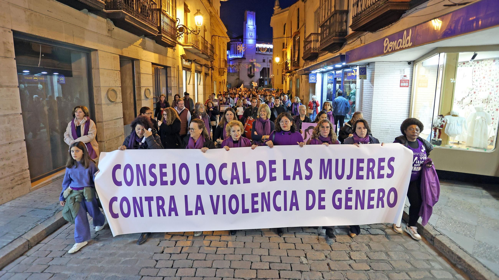Imágenes de la manifestación del 25N 2024 en Jerez