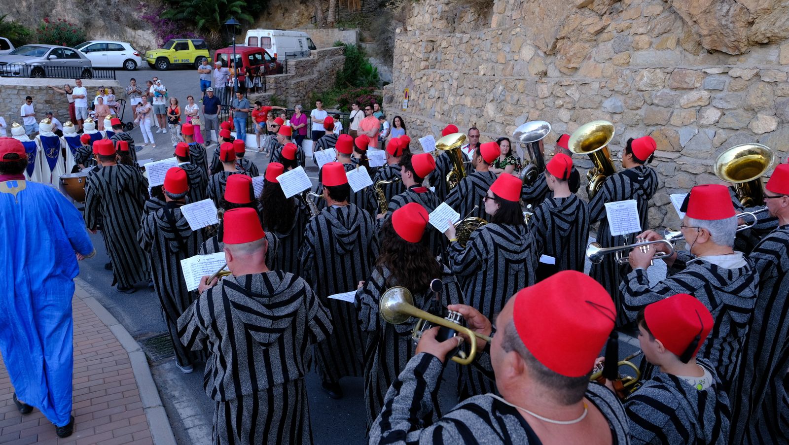 El espectacular desfile de Moros y Cristianos de Mojácar, en imágenes