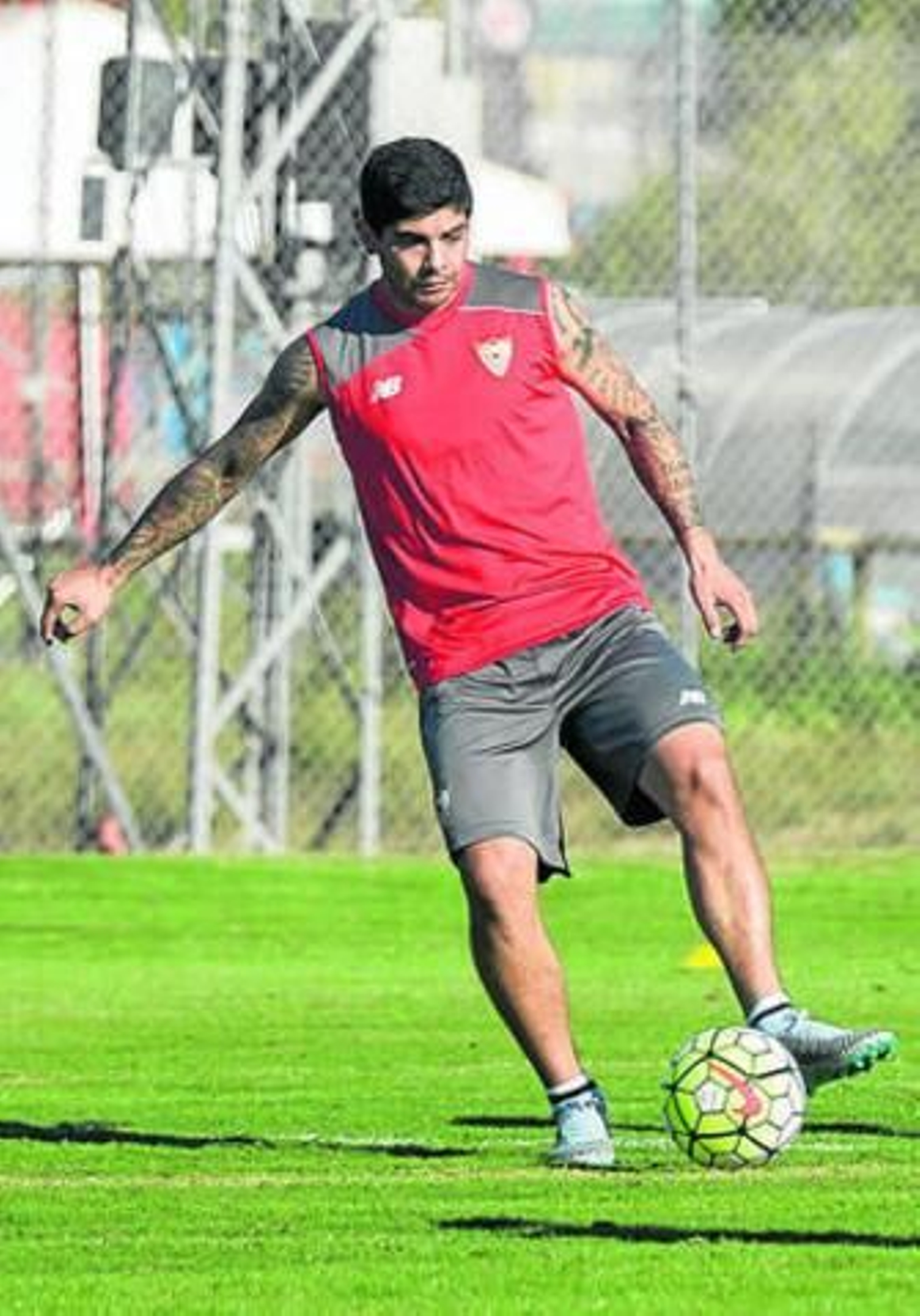 Éver Banega, durante un entrenamiento.