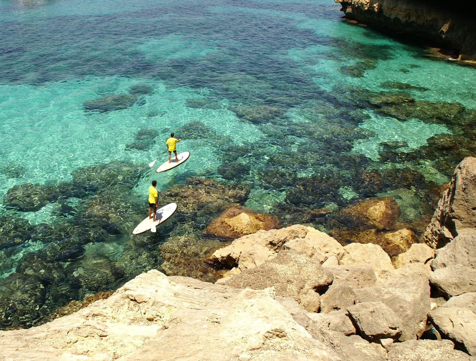 El compromiso con el medio ambiente se refleja en la transparencia a lo largo de los 70 kilómetros de costa.