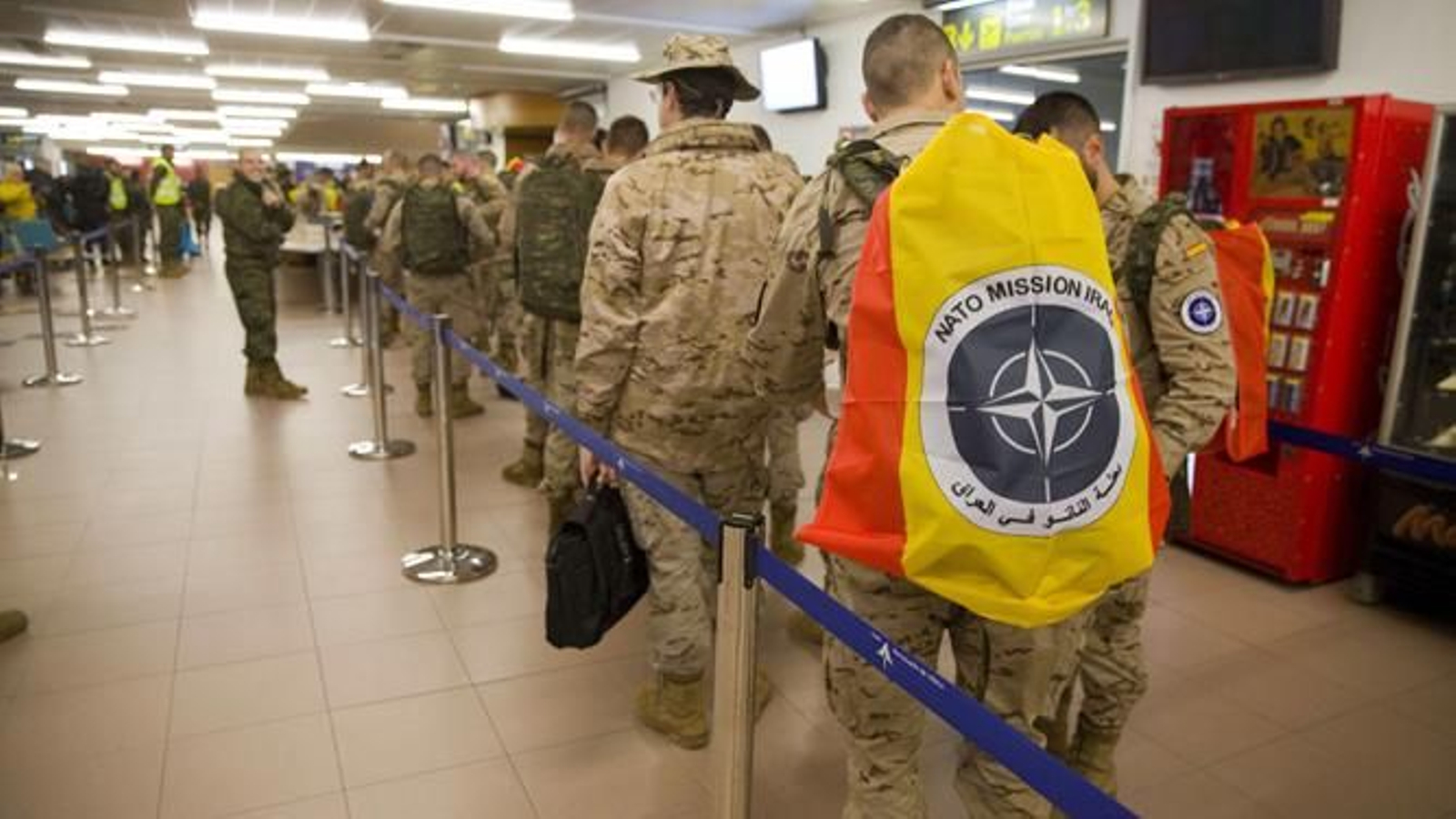 Militares españoles partiendo el pasado mes de noviembre hacia la base Gran Capitán de Besmayah desde el aeropuerto de Vitoria.
