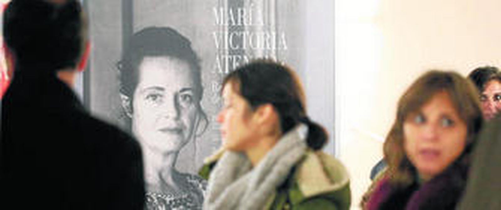 La muestra que puede visitarse en la Biblioteca Provincial recuerda la figura de María Victoria Atencia.