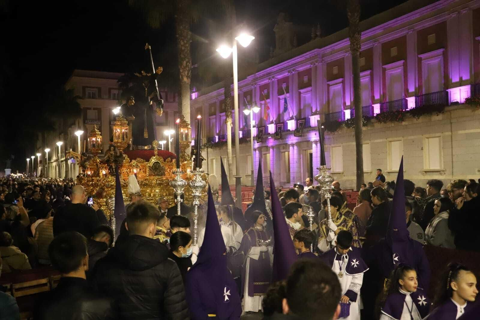 Imágenes del Nazareno recorriendo las calles de Huelva en la Semana Santa 2022.