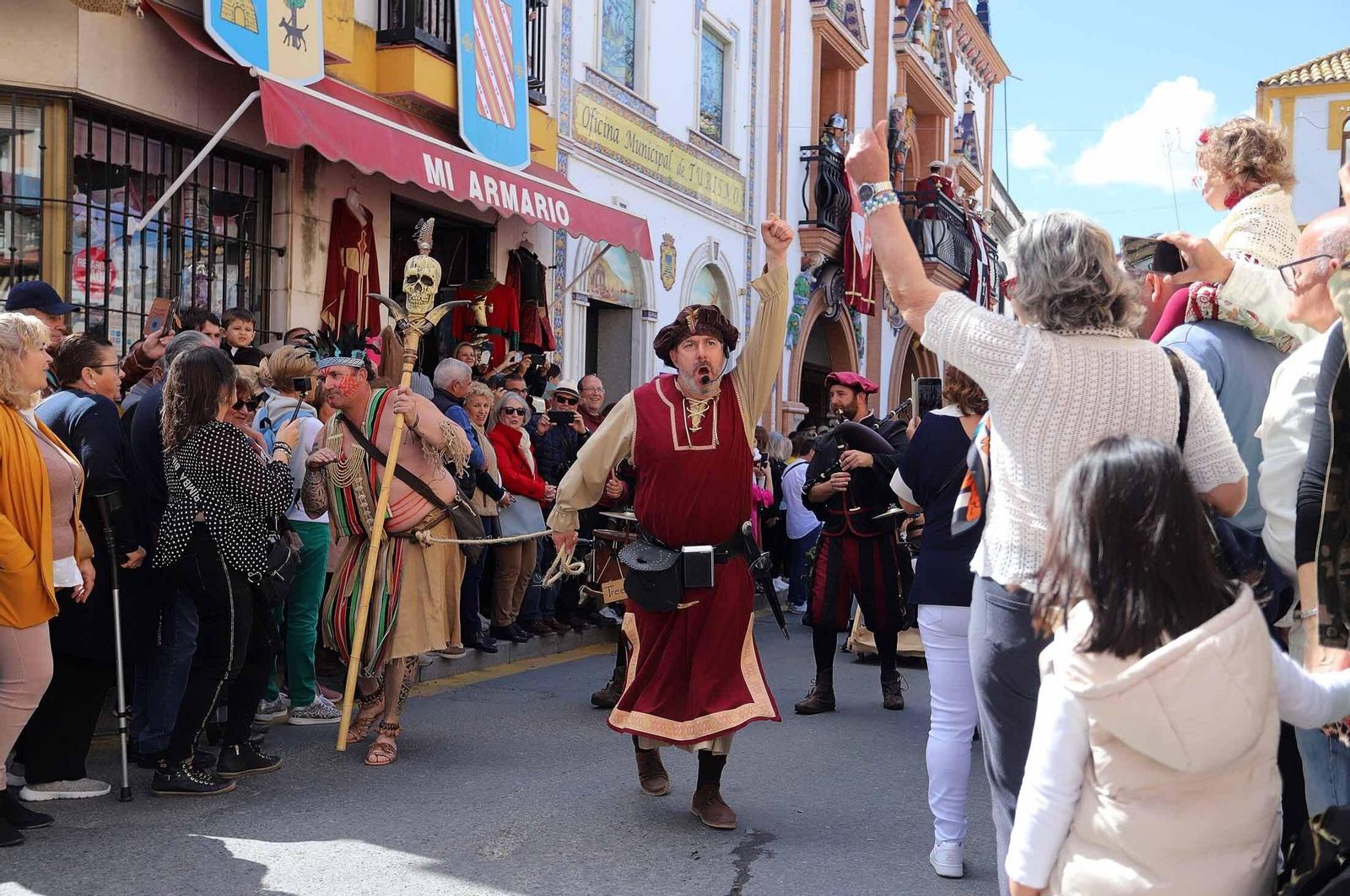 Imágenes del gran ambiente en la Feria Medieval de Palos de la Frontera, Huelva
