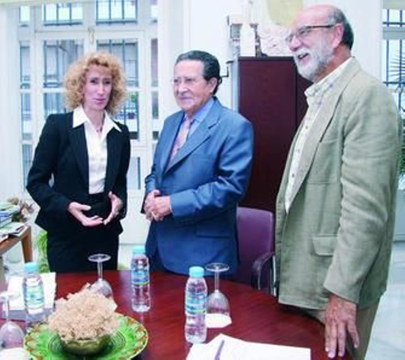 Bellver, entre Maribel Montaño (Ayuntamiento) y Bernardo Bueno (Junta), el pasado 8 de octubre.