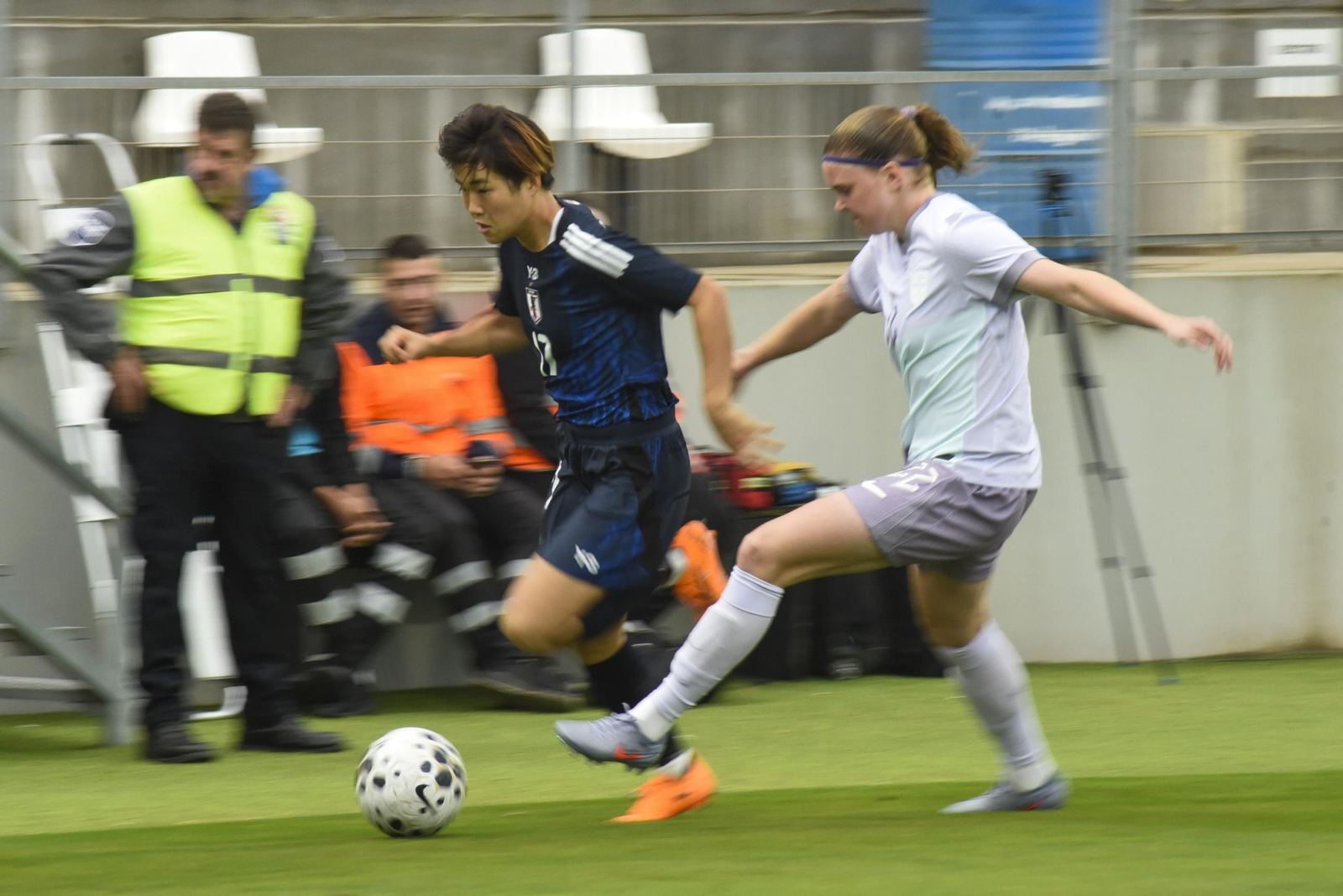 Las fotos del partido amistoso entre las selecciones femeninas de fútbol de Noruega y Japón en La Línea