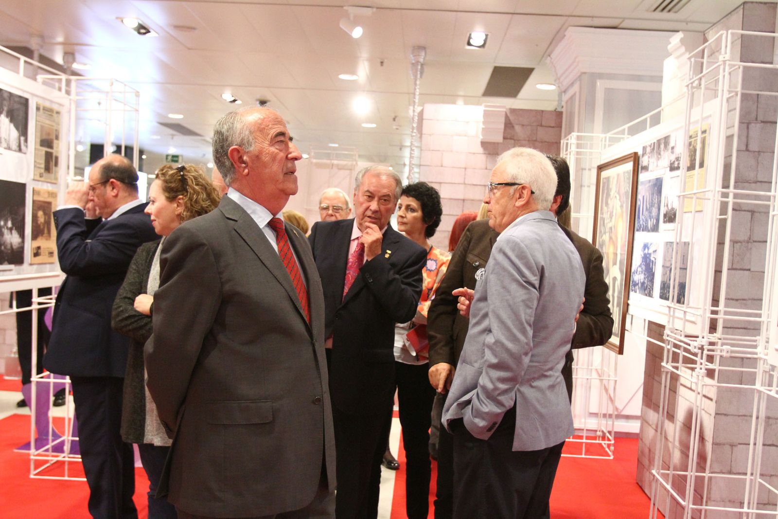 Se inaugura la exposición 'Cera y ruán' en el Corte Ingles