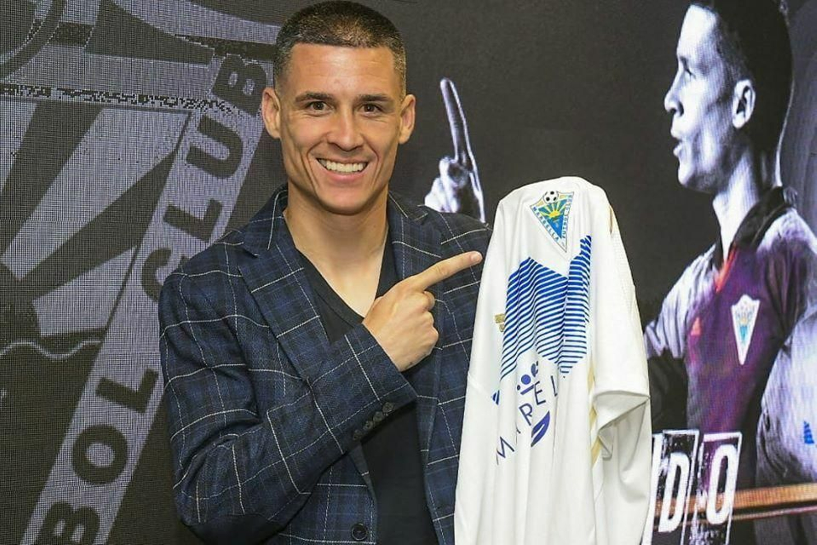 Juanmi Callejón, con la camiseta del Marbella.
