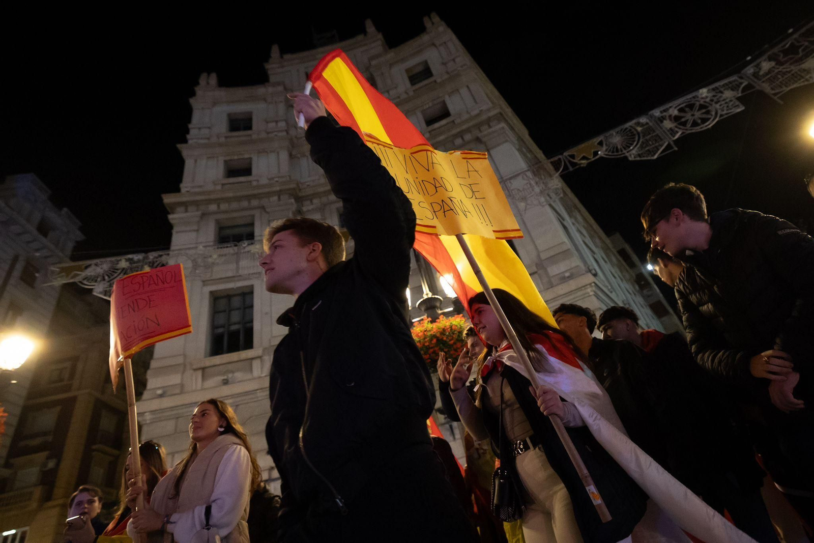 Manifestación contra la amnistía por las calles de Granada