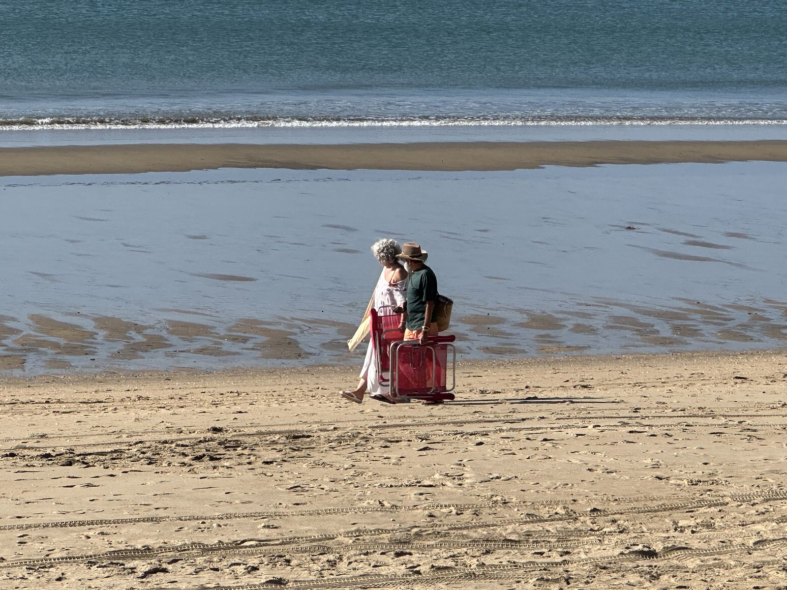 Imágenes del ambiente de Isla Cristina del jueves 22 de agosto