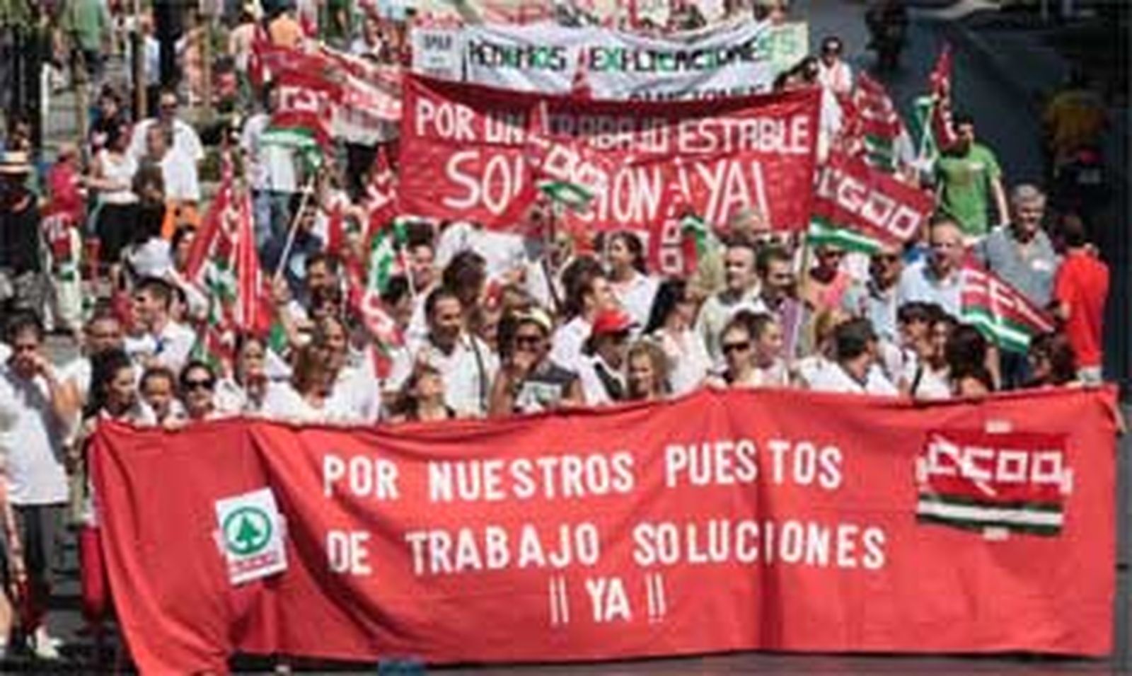 Unos 150 trabajadores de Spar se manifiestan en protesta por su situación laboral