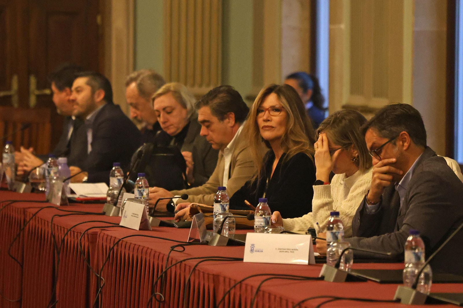 Imágenes de la celebración del Pleno Extraordinario de Honores y Distinciones 2025 en Huelva