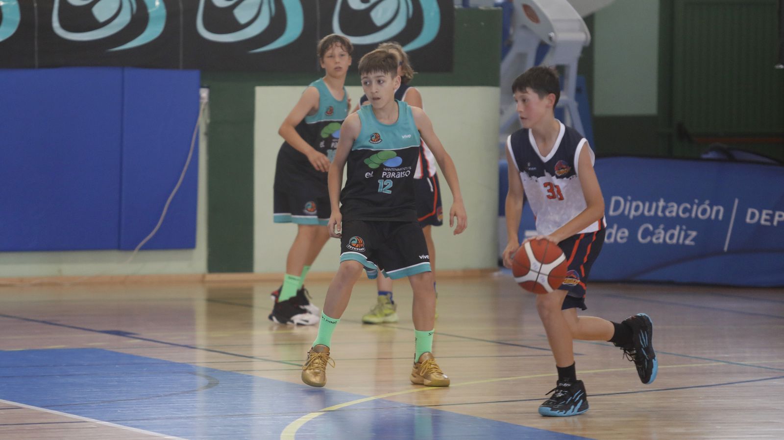 Las fotos de la primera jornada del Cadeba mini-masculino de La Línea