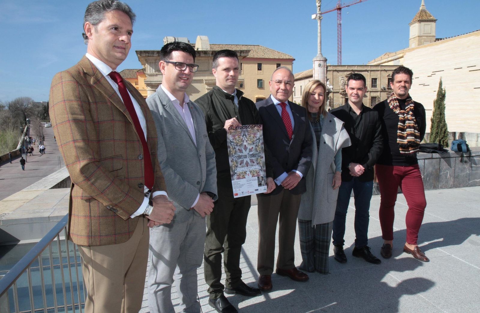 Organizadores y colaboradores del acto ayer, en el CRV.