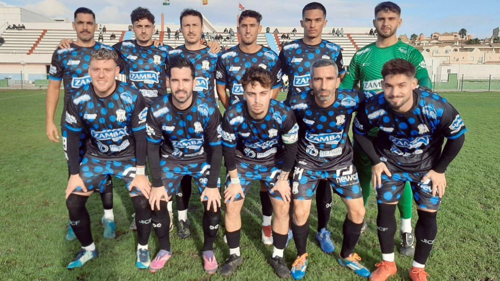 El Jerez Industrial acarició el empate en Tarifa con un balón al larguero en el 90', pero perdió 1-0.