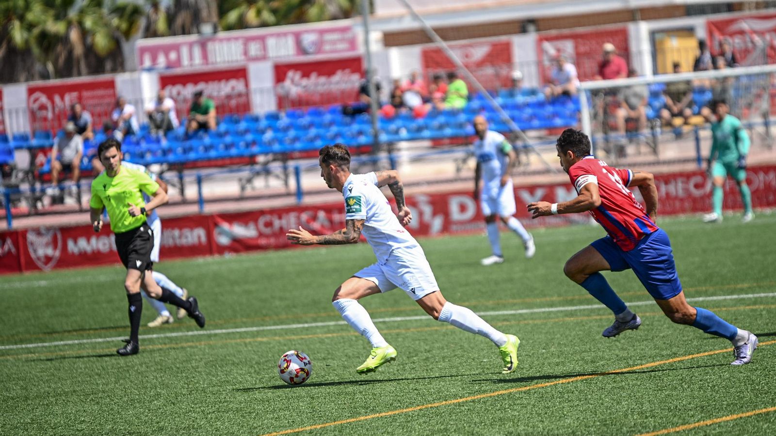 Juan Cámara fue de los más participativos en acciones defensivas.